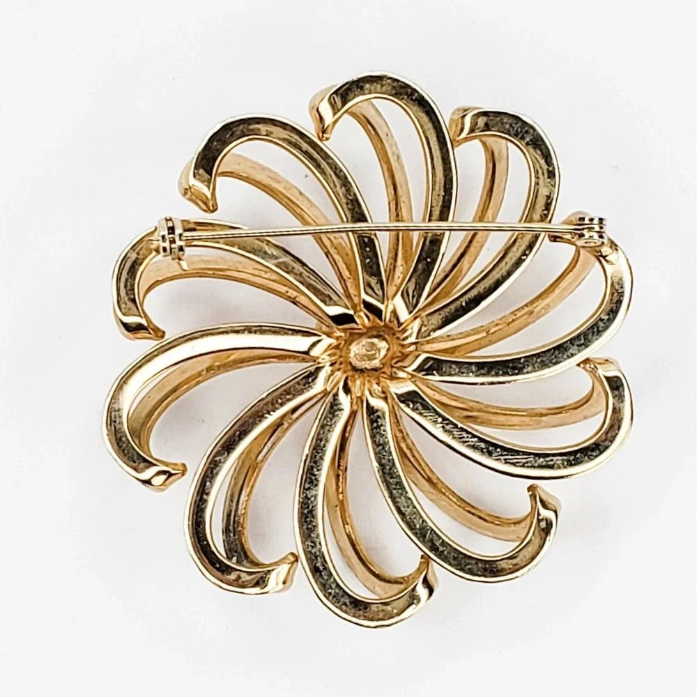 Vintage Large Gold Toned Swirl Flower Brooch Pin Fun Design
